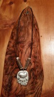 Björntasshalsband